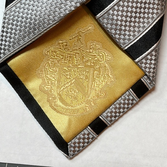 Donald Trump Signature Collection Black, Silver & White Striped Design 100%Silk - Picture 3 of 4